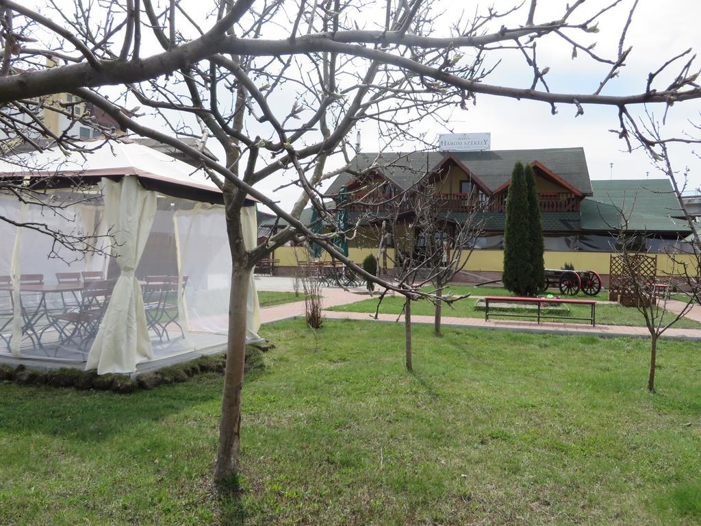 Három Székely Fogadó Miercurea Ciuc Extérieur photo